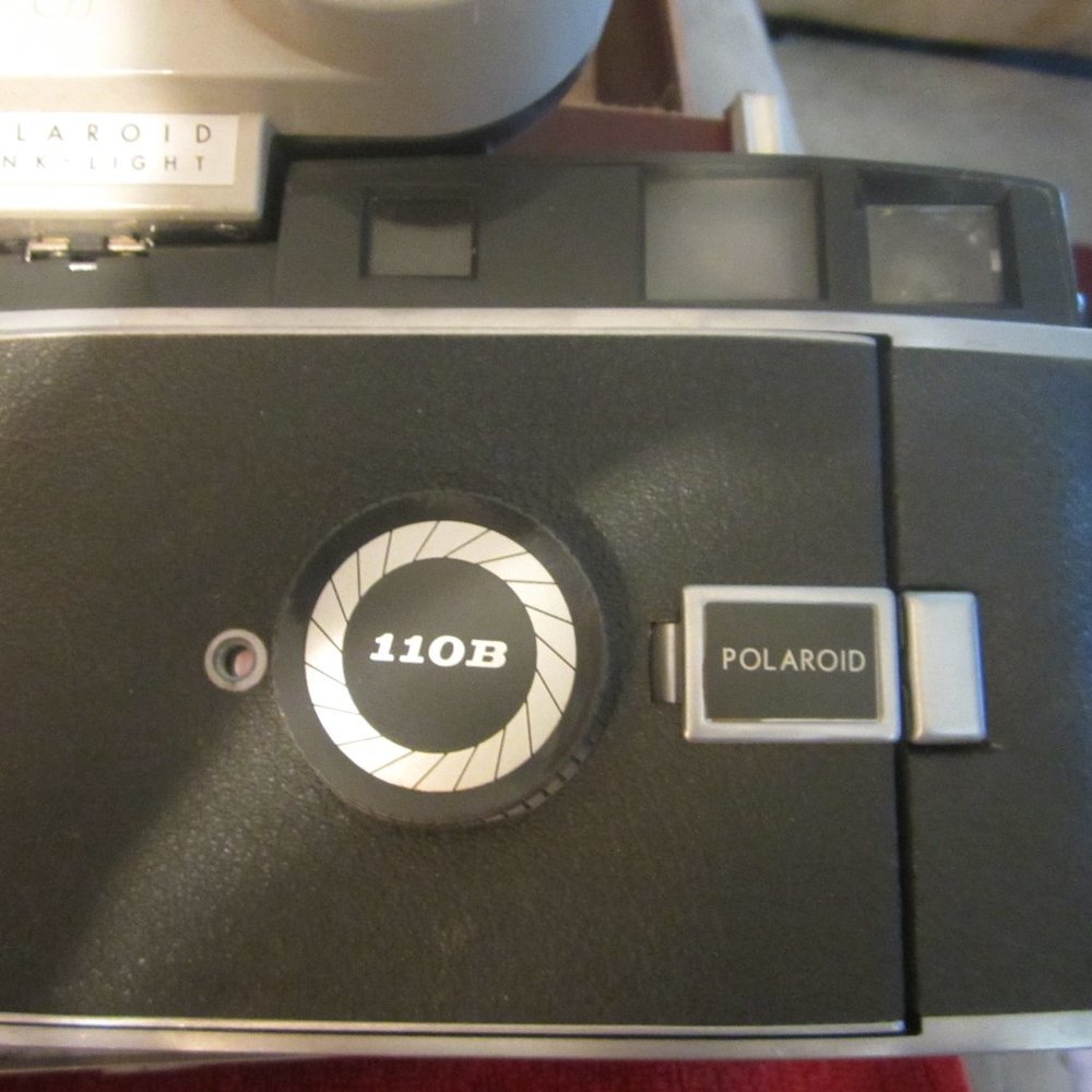 AS IS Vintage 110b Poloroid Camera/Case/Flash/Meter